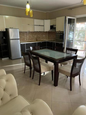 Lovely 2 bedroom unit with beach view